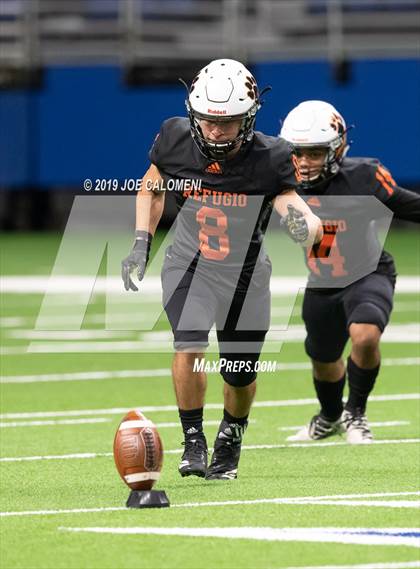 Thumbnail 3 in Refugio vs Holland (Class 2A Division I Quarterfinals) photogallery.