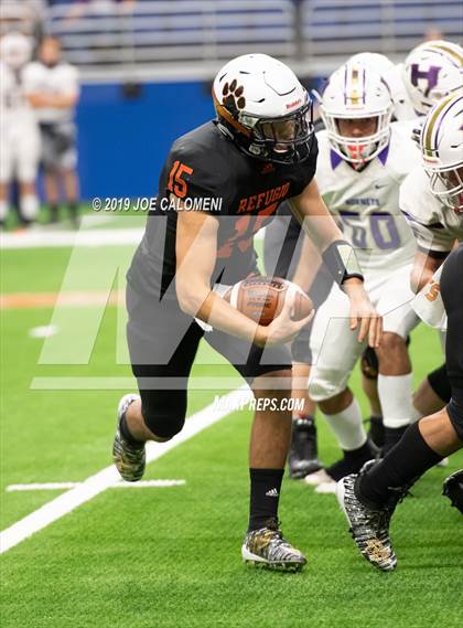 Thumbnail 1 in Refugio vs Holland (Class 2A Division I Quarterfinals) photogallery.