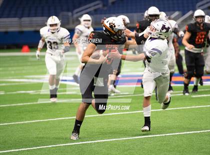 Thumbnail 2 in Refugio vs Holland (Class 2A Division I Quarterfinals) photogallery.