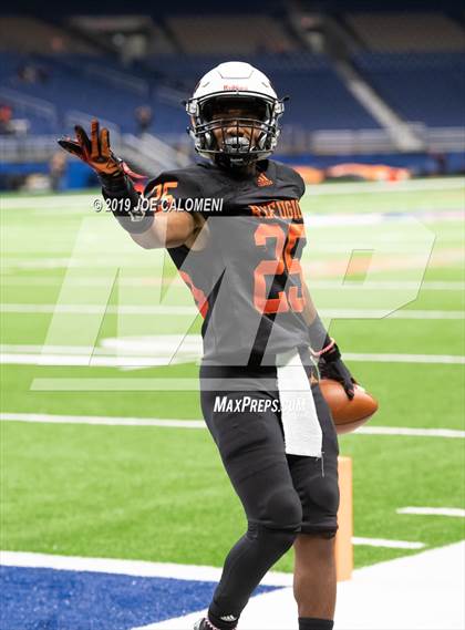 Thumbnail 1 in Refugio vs Holland (Class 2A Division I Quarterfinals) photogallery.