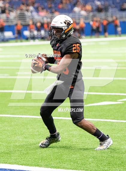 Thumbnail 3 in Refugio vs Holland (Class 2A Division I Quarterfinals) photogallery.