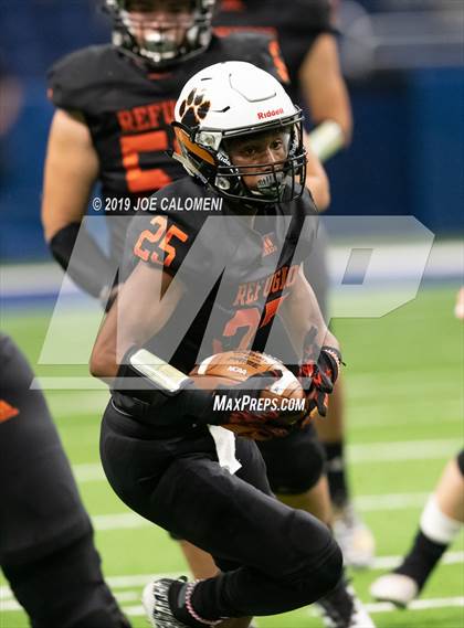 Thumbnail 1 in Refugio vs Holland (Class 2A Division I Quarterfinals) photogallery.
