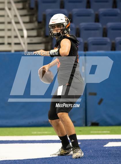 Thumbnail 3 in Refugio vs Holland (Class 2A Division I Quarterfinals) photogallery.