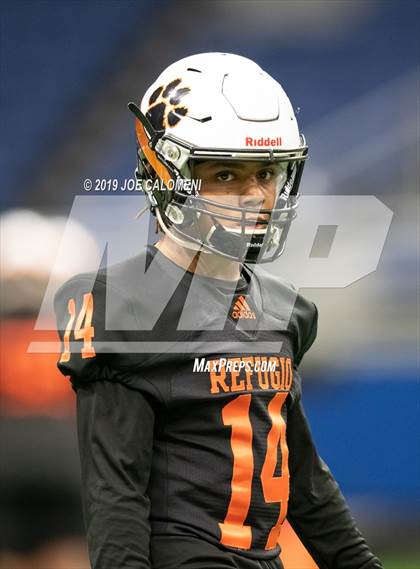 Thumbnail 3 in Refugio vs Holland (Class 2A Division I Quarterfinals) photogallery.