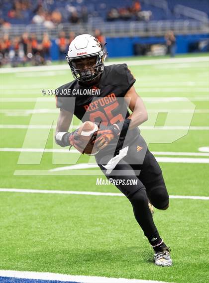 Thumbnail 3 in Refugio vs Holland (Class 2A Division I Quarterfinals) photogallery.