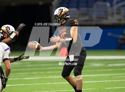 Thumbnail 1 in Refugio vs Holland (Class 2A Division I Quarterfinals) photogallery.
