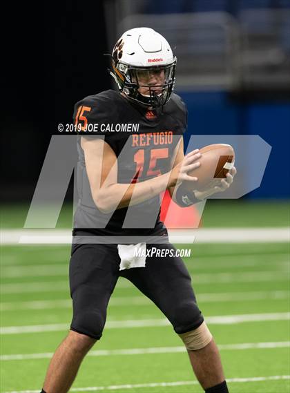 Thumbnail 2 in Refugio vs Holland (Class 2A Division I Quarterfinals) photogallery.
