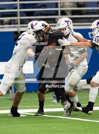 Thumbnail 1 in Refugio vs Holland (Class 2A Division I Quarterfinals) photogallery.