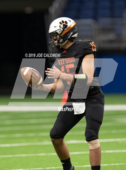 Thumbnail 3 in Refugio vs Holland (Class 2A Division I Quarterfinals) photogallery.