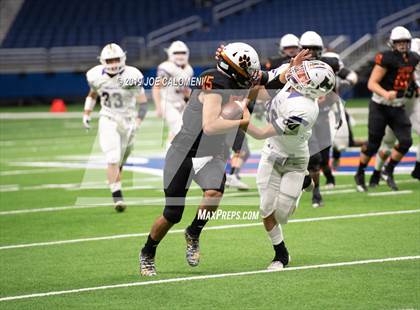 Thumbnail 3 in Refugio vs Holland (Class 2A Division I Quarterfinals) photogallery.