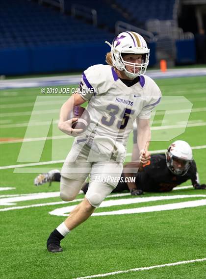 Thumbnail 2 in Refugio vs Holland (Class 2A Division I Quarterfinals) photogallery.