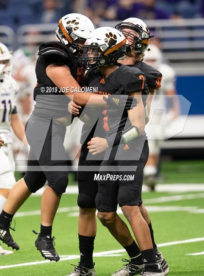 Thumbnail 1 in Refugio vs Holland (Class 2A Division I Quarterfinals) photogallery.