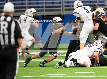 Thumbnail 2 in Refugio vs Holland (Class 2A Division I Quarterfinals) photogallery.