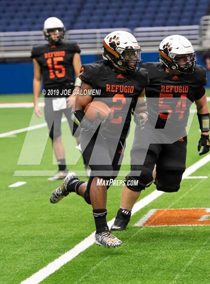 Thumbnail 1 in Refugio vs Holland (Class 2A Division I Quarterfinals) photogallery.