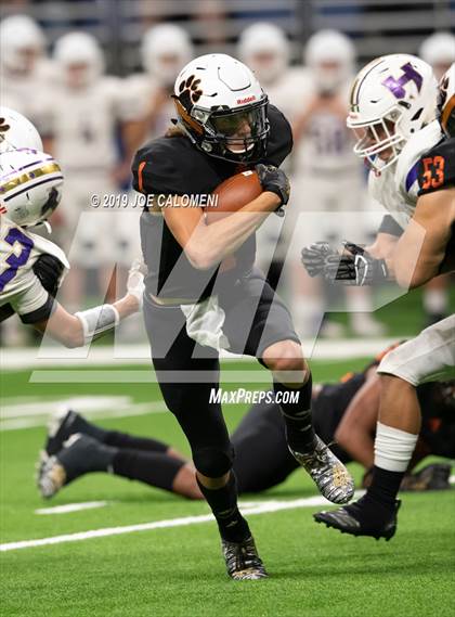 Thumbnail 1 in Refugio vs Holland (Class 2A Division I Quarterfinals) photogallery.