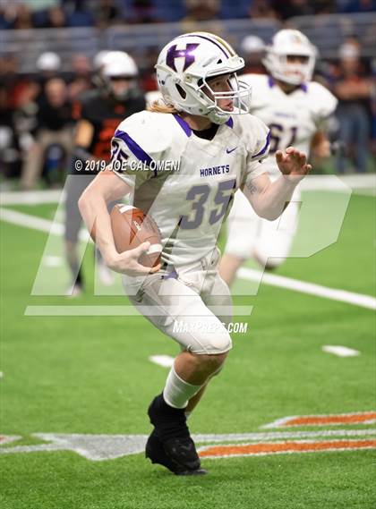 Thumbnail 1 in Refugio vs Holland (Class 2A Division I Quarterfinals) photogallery.