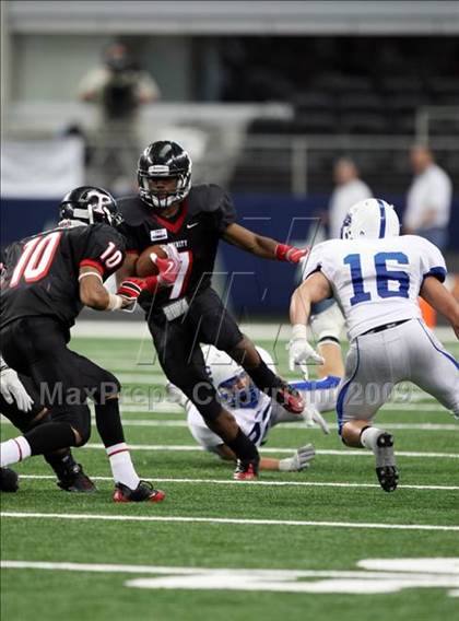Thumbnail 2 in Bingham vs. Trinity (Kirk Herbstreit Varsity Football Series) photogallery.