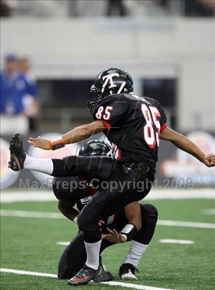 Thumbnail 2 in Bingham vs. Trinity (Kirk Herbstreit Varsity Football Series) photogallery.