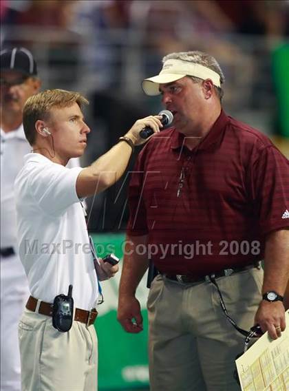 Thumbnail 3 in Brownwood vs Burnet (Texas Football Classic) photogallery.