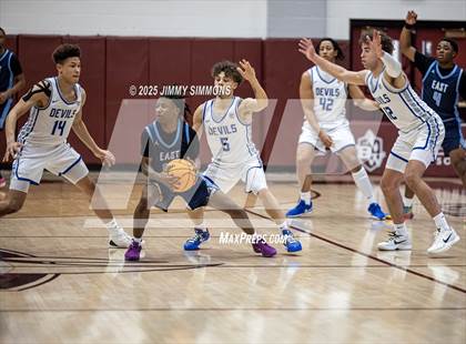 Thumbnail 3 in Quincy vs. Belleville East (IHSA 4A Regional Championship) photogallery.