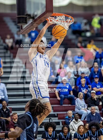 Thumbnail 1 in Quincy vs. Belleville East (IHSA 4A Regional Championship) photogallery.