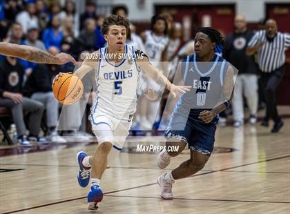 Thumbnail 2 in Quincy vs. Belleville East (IHSA 4A Regional Championship) photogallery.
