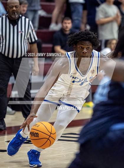 Thumbnail 2 in Quincy vs. Belleville East (IHSA 4A Regional Championship) photogallery.