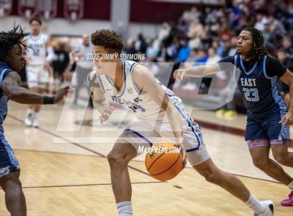 Thumbnail 2 in Quincy vs. Belleville East (IHSA 4A Regional Championship) photogallery.