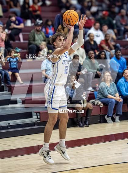 Thumbnail 1 in Quincy vs. Belleville East (IHSA 4A Regional Championship) photogallery.