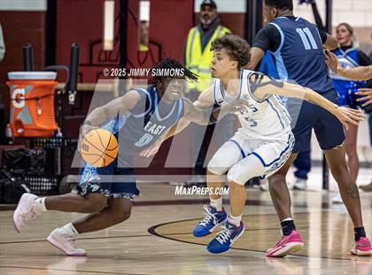 Thumbnail 3 in Quincy vs. Belleville East (IHSA 4A Regional Championship) photogallery.