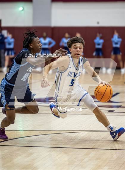 Thumbnail 2 in Quincy vs. Belleville East (IHSA 4A Regional Championship) photogallery.