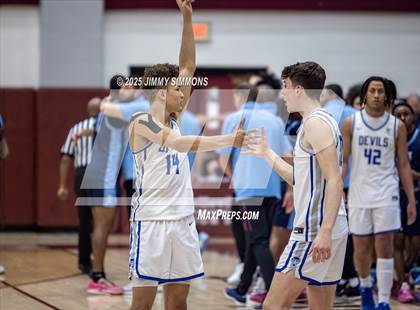 Thumbnail 2 in Quincy vs. Belleville East (IHSA 4A Regional Championship) photogallery.