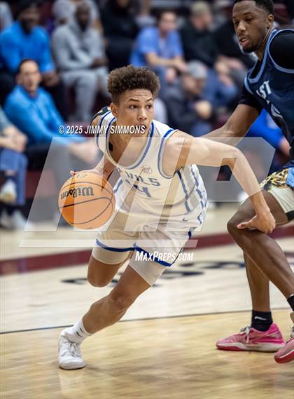 Thumbnail 3 in Quincy vs. Belleville East (IHSA 4A Regional Championship) photogallery.