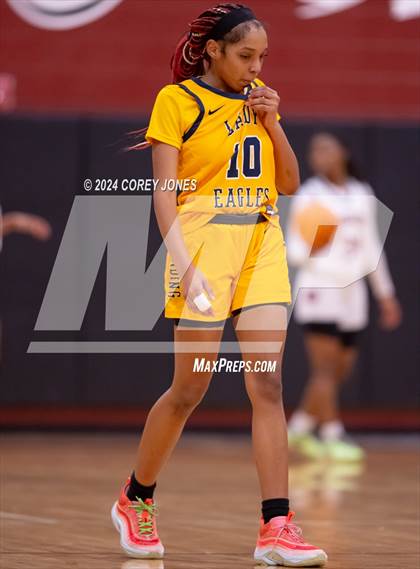 Thumbnail 2 in Eagle's Landing vs Warner Robins photogallery.