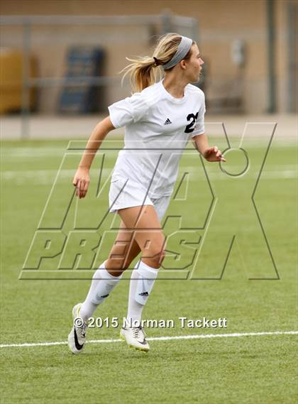 Thumbnail 1 in West vs. Maize (KSHSAA 6A Third Place Playoff) photogallery.