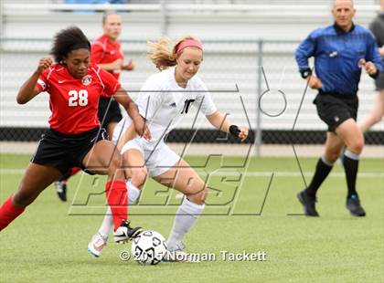 Thumbnail 2 in West vs. Maize (KSHSAA 6A Third Place Playoff) photogallery.