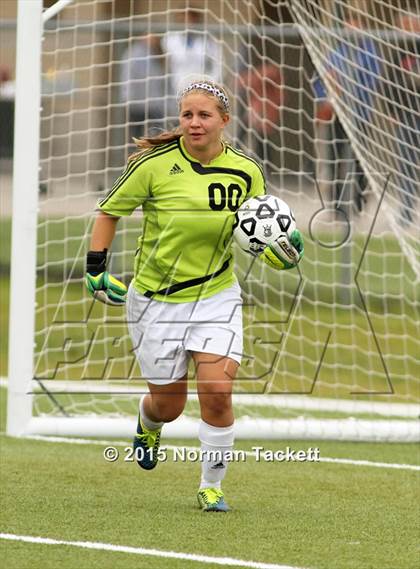 Thumbnail 1 in West vs. Maize (KSHSAA 6A Third Place Playoff) photogallery.