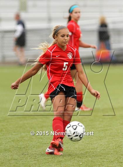 Thumbnail 1 in West vs. Maize (KSHSAA 6A Third Place Playoff) photogallery.