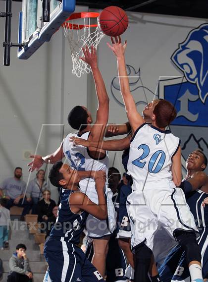 Thumbnail 1 in Crescenta Valley vs Brentwood (MaxPreps Holiday Classic) photogallery.