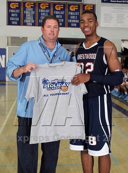 Thumbnail 3 in Crescenta Valley vs Brentwood (MaxPreps Holiday Classic) photogallery.