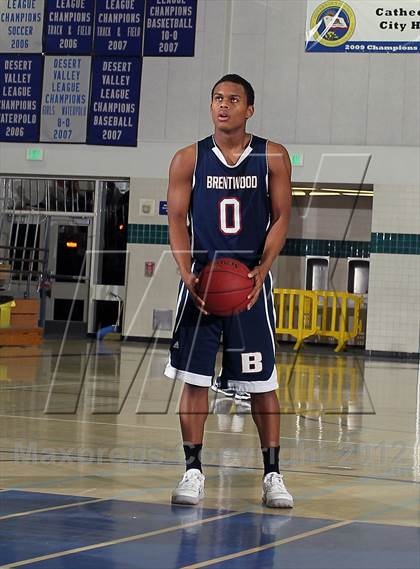 Thumbnail 3 in Crescenta Valley vs Brentwood (MaxPreps Holiday Classic) photogallery.