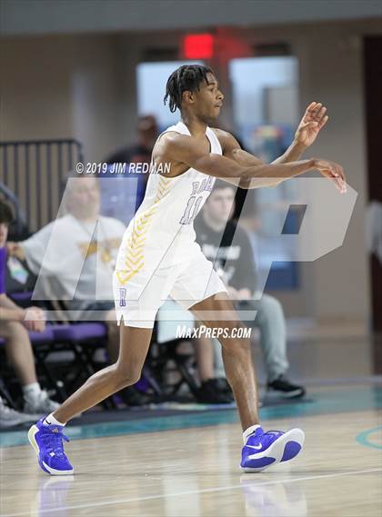 Thumbnail 3 in Roman Catholic vs. Vashon (City of Palms Classic) photogallery.