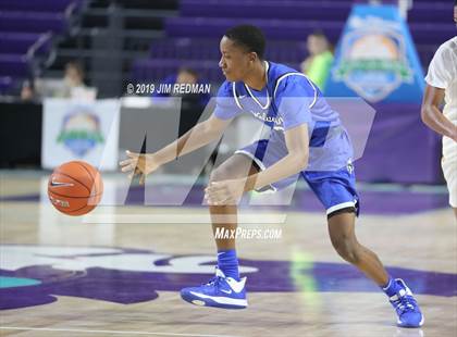 Thumbnail 2 in Roman Catholic vs. Vashon (City of Palms Classic) photogallery.