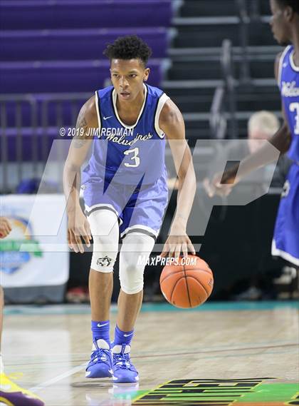 Thumbnail 2 in Roman Catholic vs. Vashon (City of Palms Classic) photogallery.