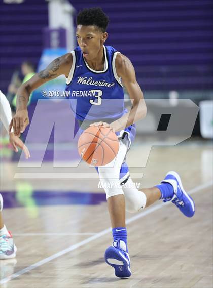 Thumbnail 3 in Roman Catholic vs. Vashon (City of Palms Classic) photogallery.