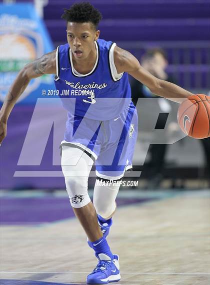 Thumbnail 3 in Roman Catholic vs. Vashon (City of Palms Classic) photogallery.