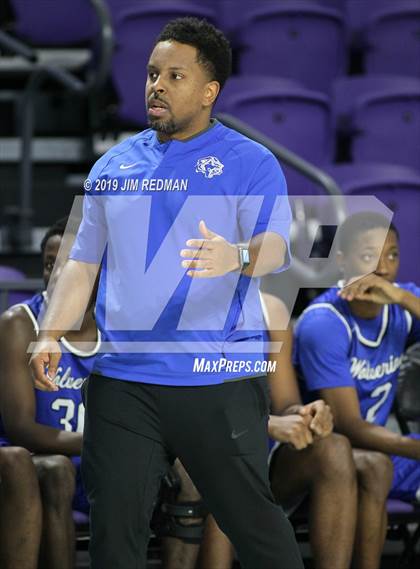 Thumbnail 1 in Roman Catholic vs. Vashon (City of Palms Classic) photogallery.