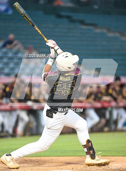 Thumbnail 2 in Salpointe Catholic vs. Flagstaff (AIA 4A Final) photogallery.