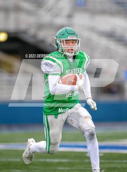 Thumbnail 1 in Seaford vs Locust Valley (NYSPHSAA Division IV Quarterfinal) photogallery.