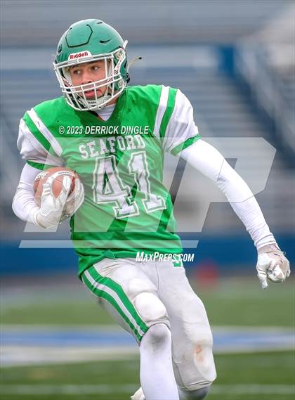 Thumbnail 2 in Seaford vs Locust Valley (NYSPHSAA Division IV Quarterfinal) photogallery.